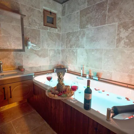 Homestay Stone House *